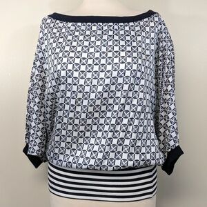 $148 Bailey 44 Silk Batwing Top